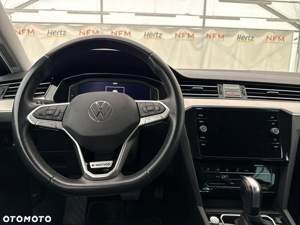 Volkswagen Passat - 15