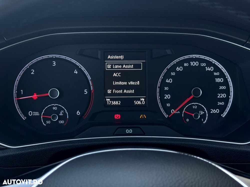 Volkswagen T-Roc - 17