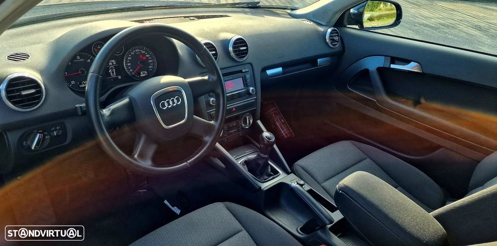 Audi A3 1.6 TDI Attraction - 21