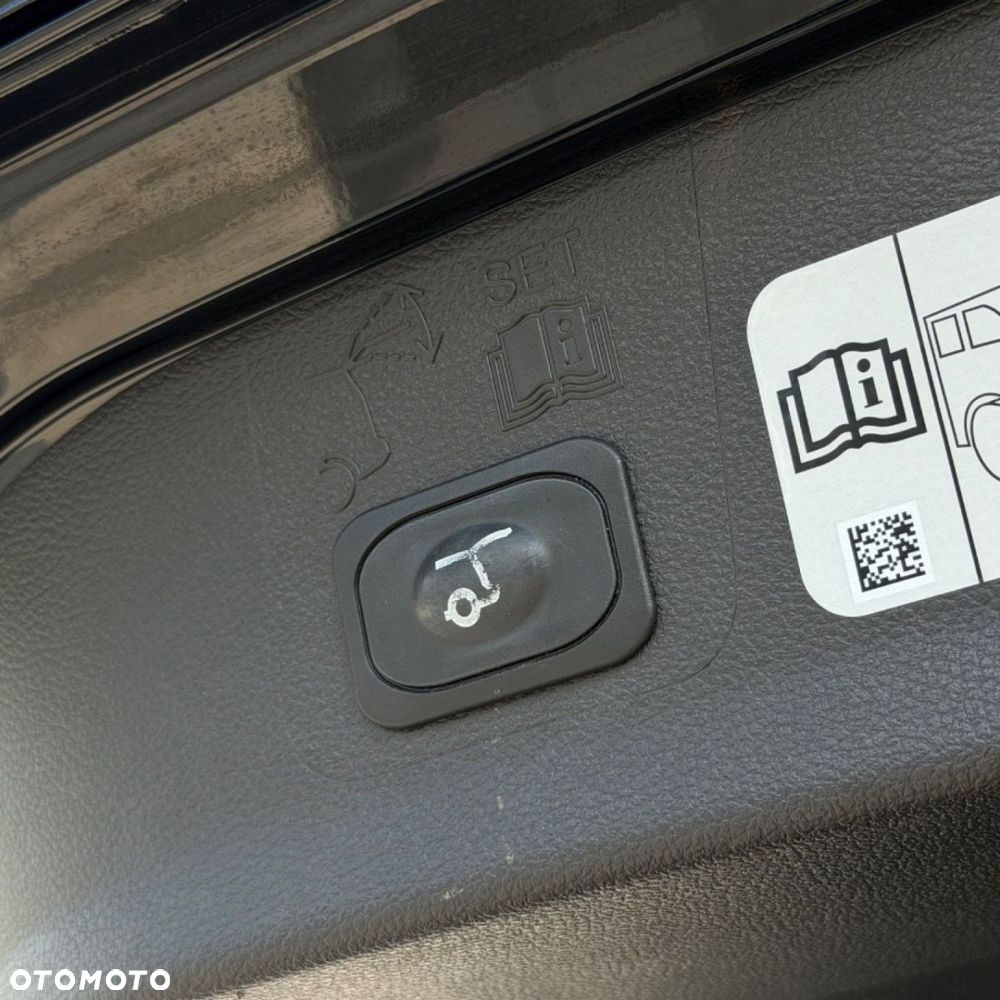 Ford Kuga - 11