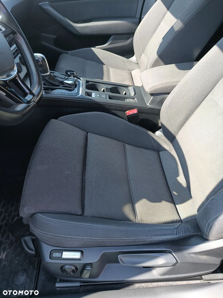 Volkswagen Passat 2.0 TDI SCR DSG Business - 22