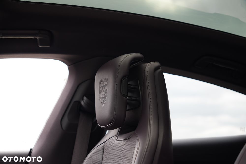 Porsche Taycan 4S Performance Plus - 26