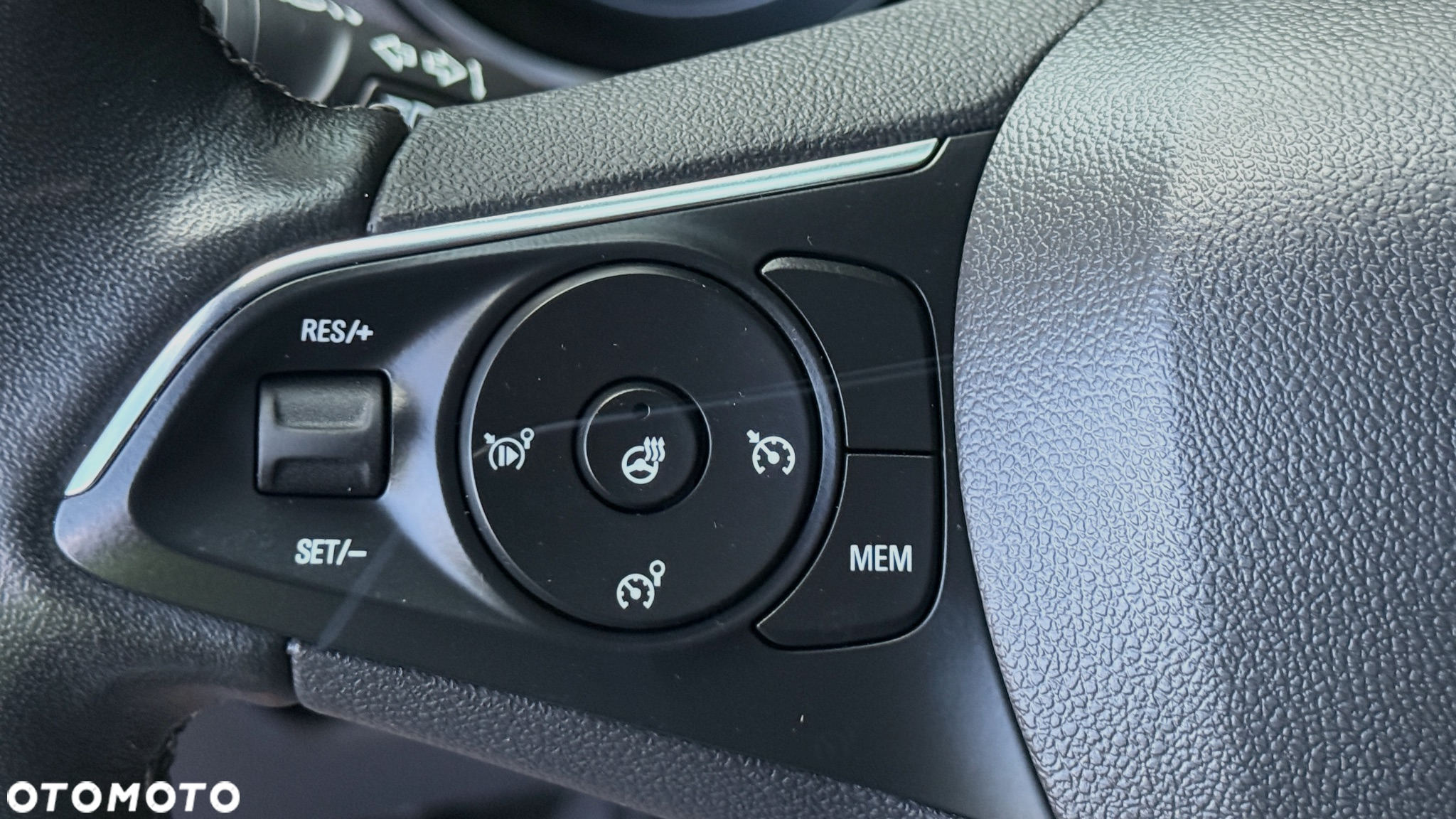 Opel Crossland X - 22