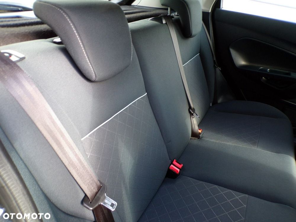 Ford Fiesta - 24
