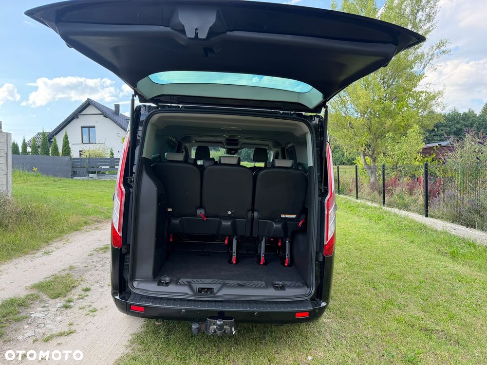 Ford Tourneo Custom - 12