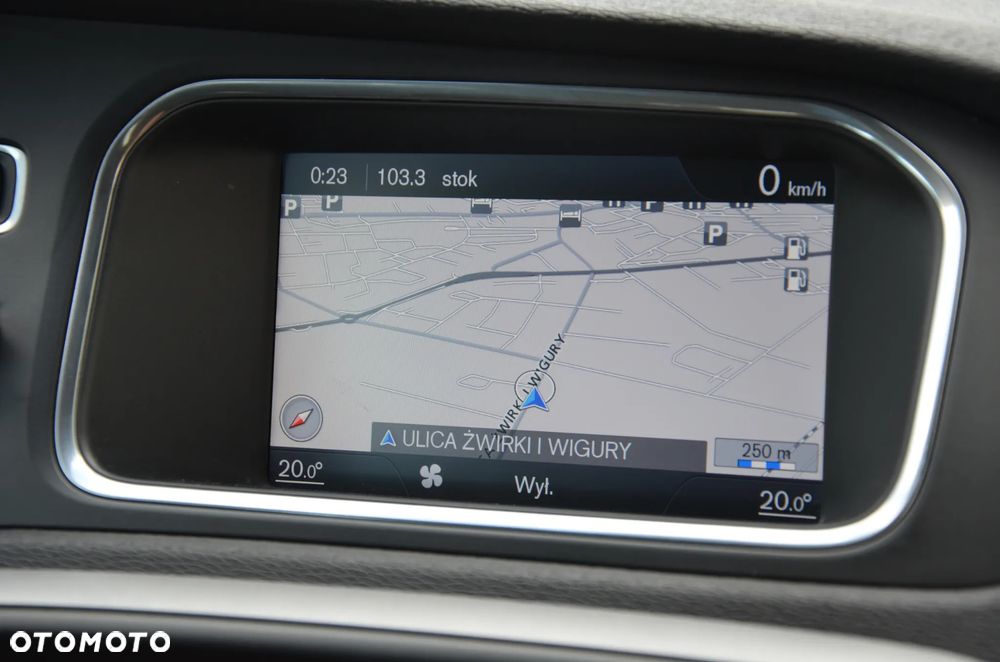 Volvo V40 Cross Country T4 Momentum - 17