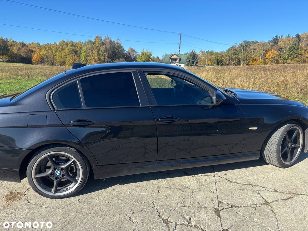 BMW E90 2010 photo 4