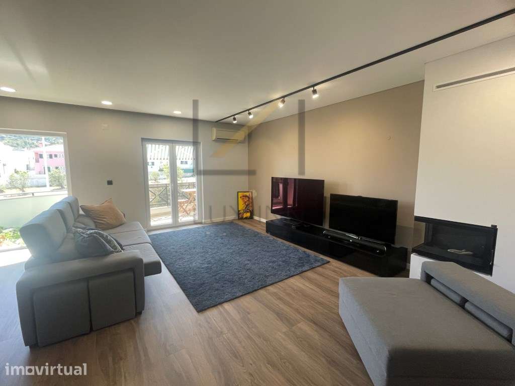 Elegante Apartamento T3 Remodelado, com Varandas, Arrecadação e Gar... - Grande imagem: 3/41