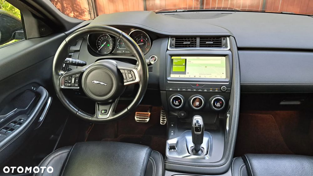 Jaguar E-Pace - 21