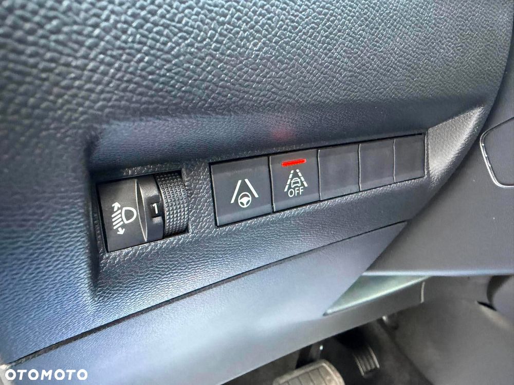 Peugeot 2008 1.5 BlueHDi Allure S&S EAT8 - 18