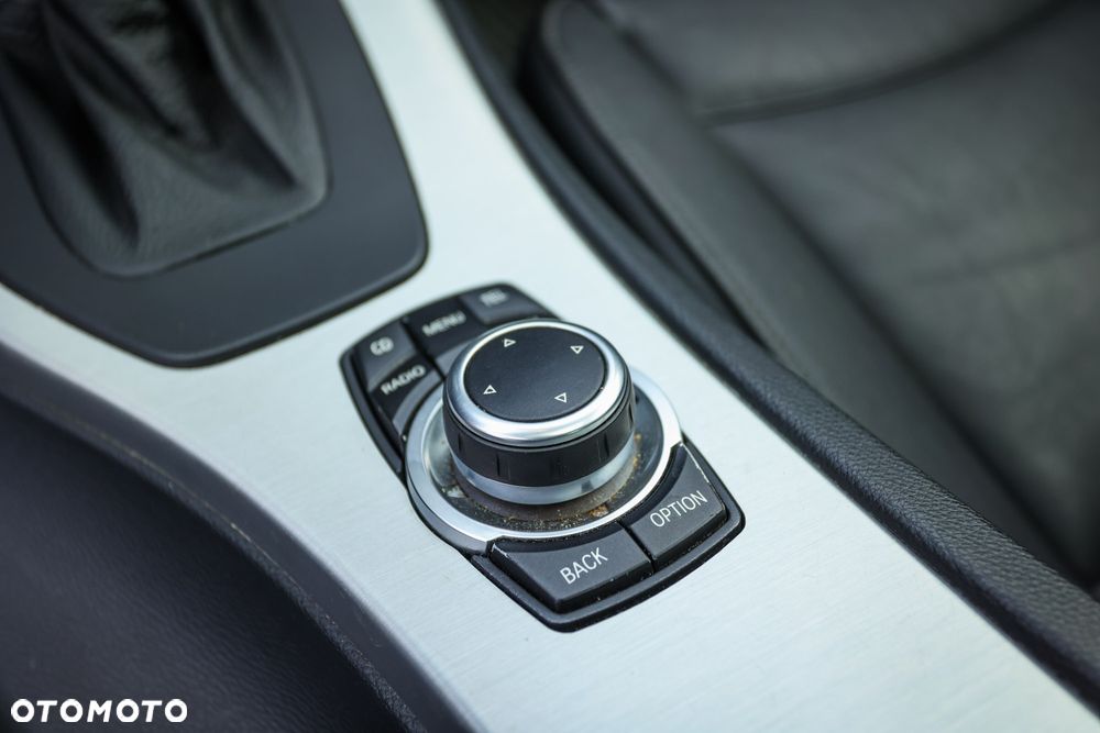 BMW Seria 3 320d xDrive DPF - 34