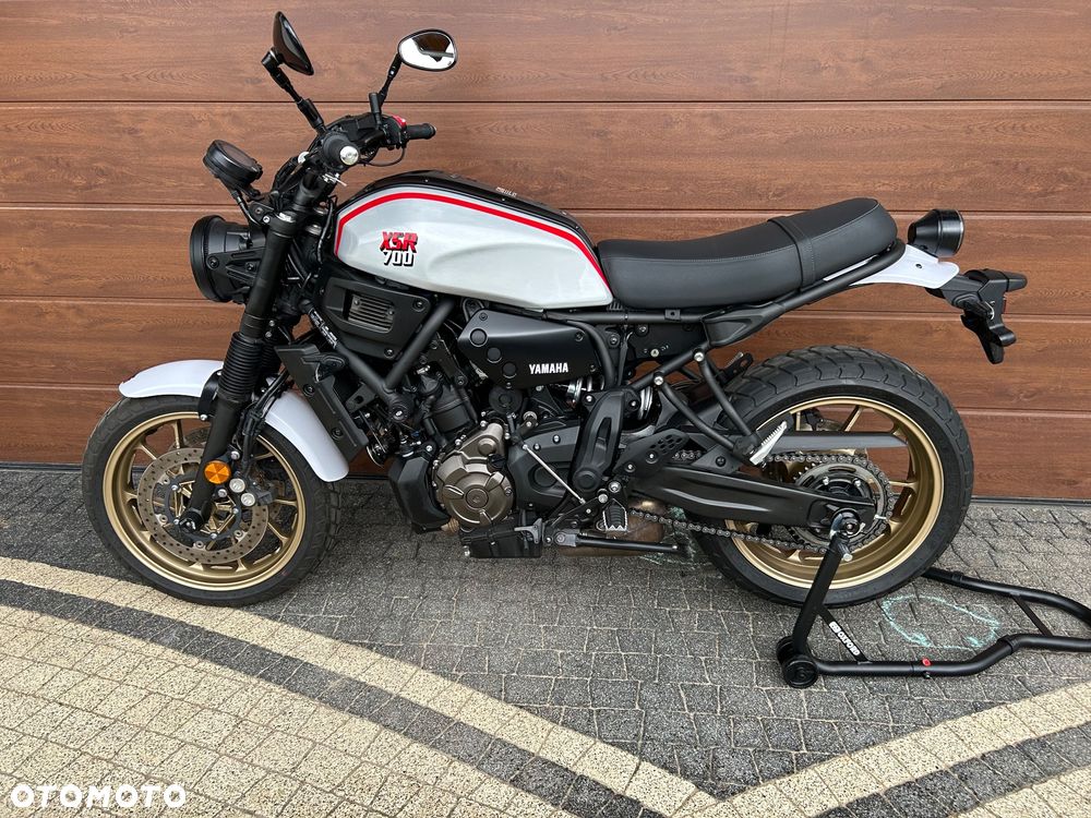Yamaha XSR - 3