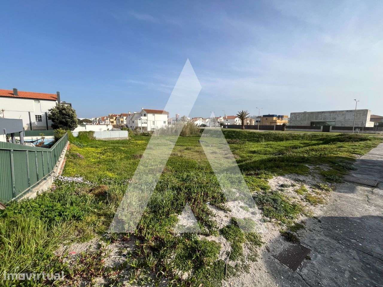Terreno para construção moradia isolada, vistas para a Praia - Grande imagem: 5/11
