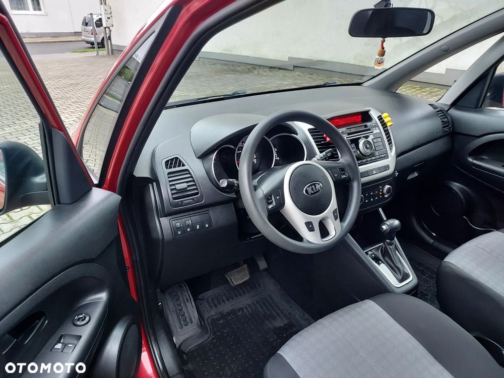 Kia Venga 1.6 L - 6