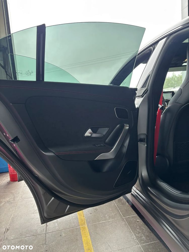 Mercedes-Benz CLA AMG 45 4-Matic 8G-DCT - 12
