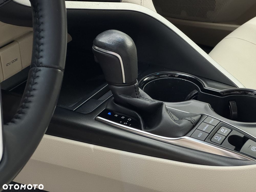 Toyota Camry - 9