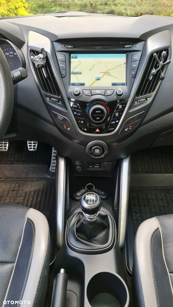 Hyundai Veloster 1.6 Turbo Premium - 18