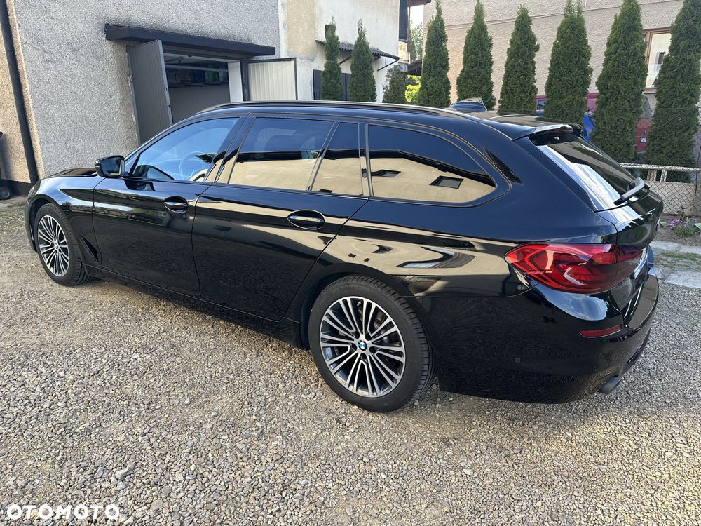BMW Seria 5 520d Sport Line - 4
