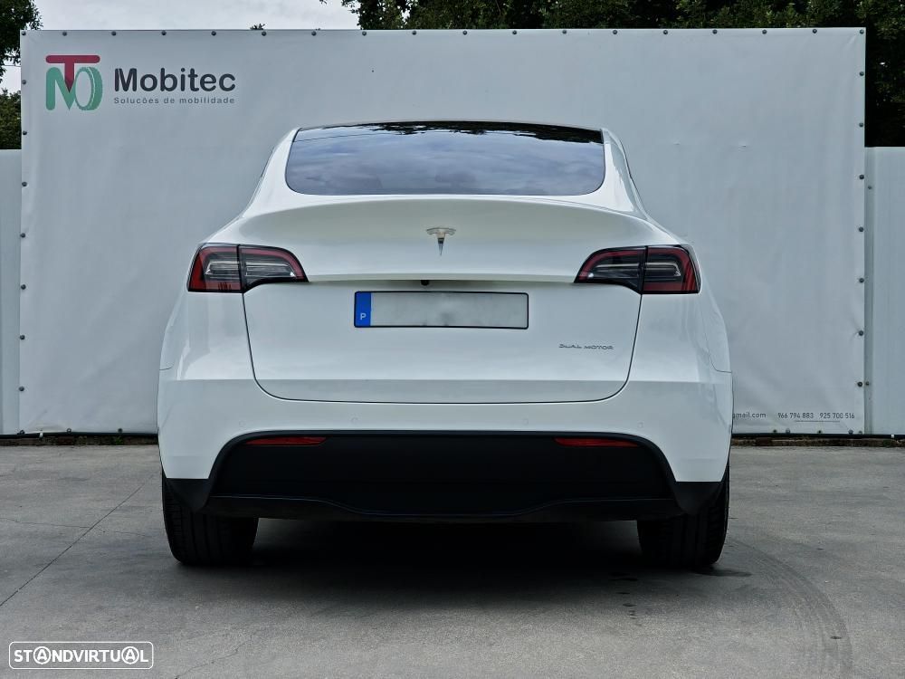 Tesla Model Y Long Range Dual Motor AWD - 3