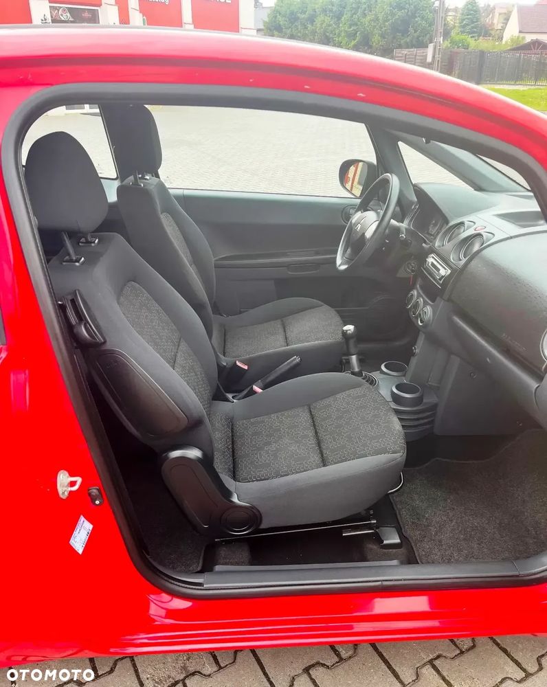 Mitsubishi Colt - 12