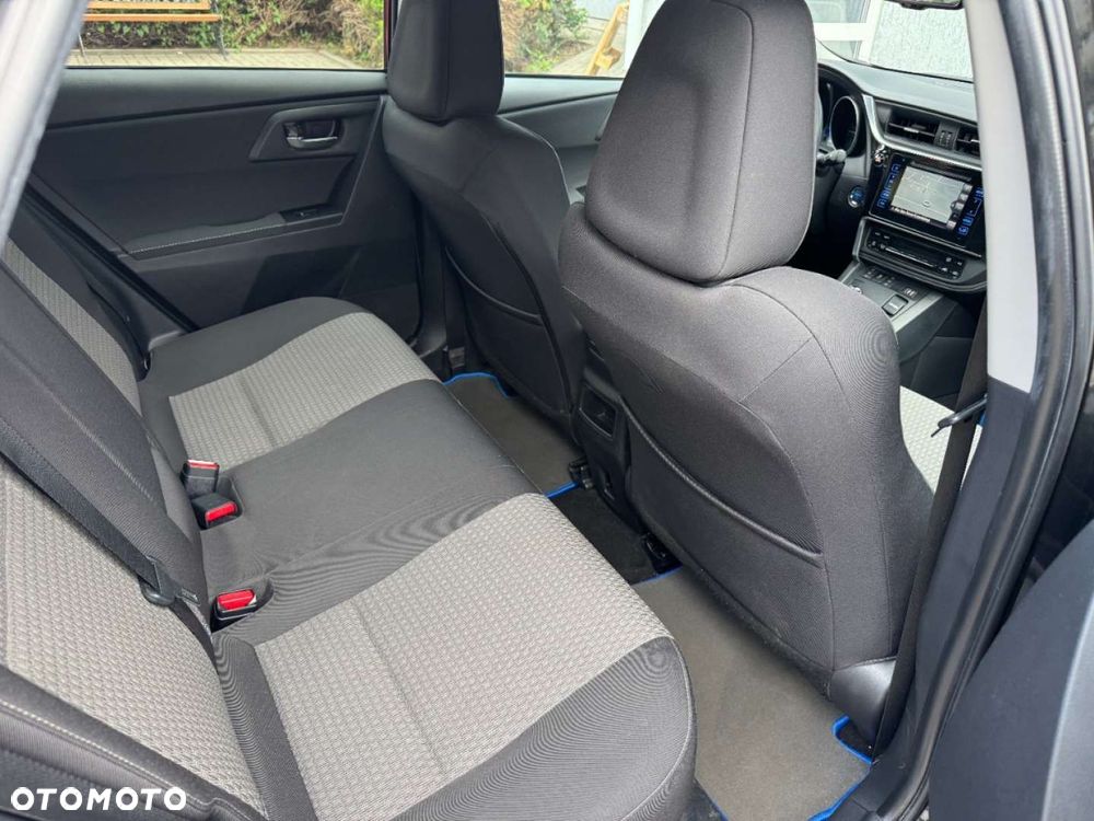 Toyota Auris Hybrid 135 Prestige - 25