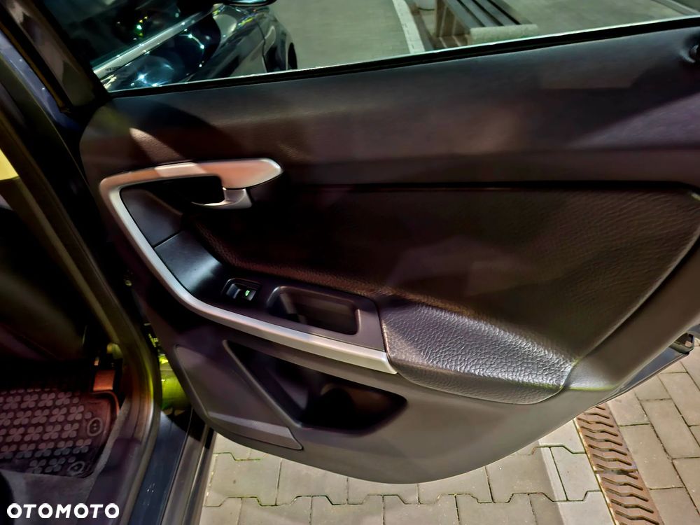 Volvo XC 60 - 6