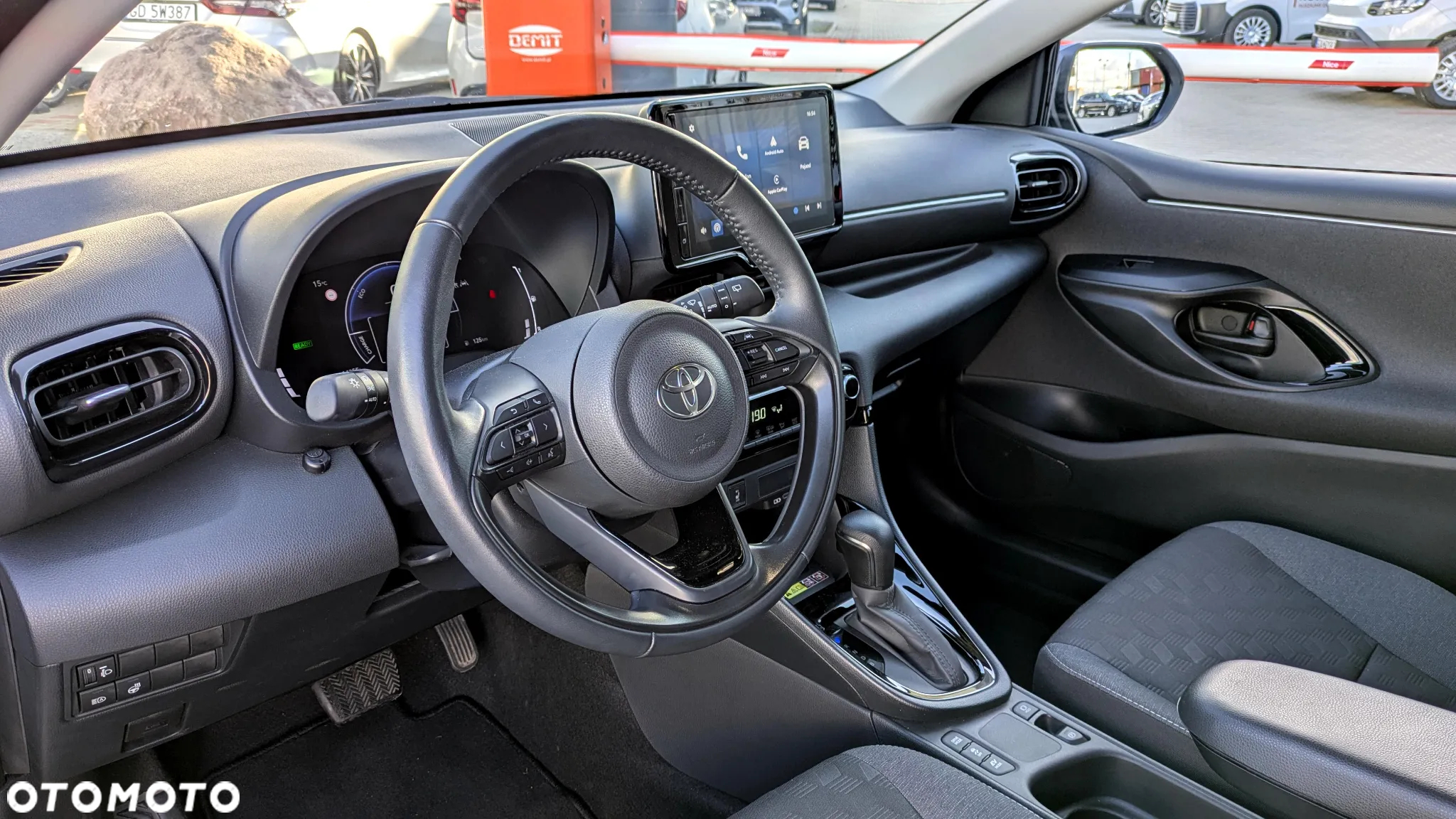 Toyota Yaris Hybrid 1.5 Style - 6
