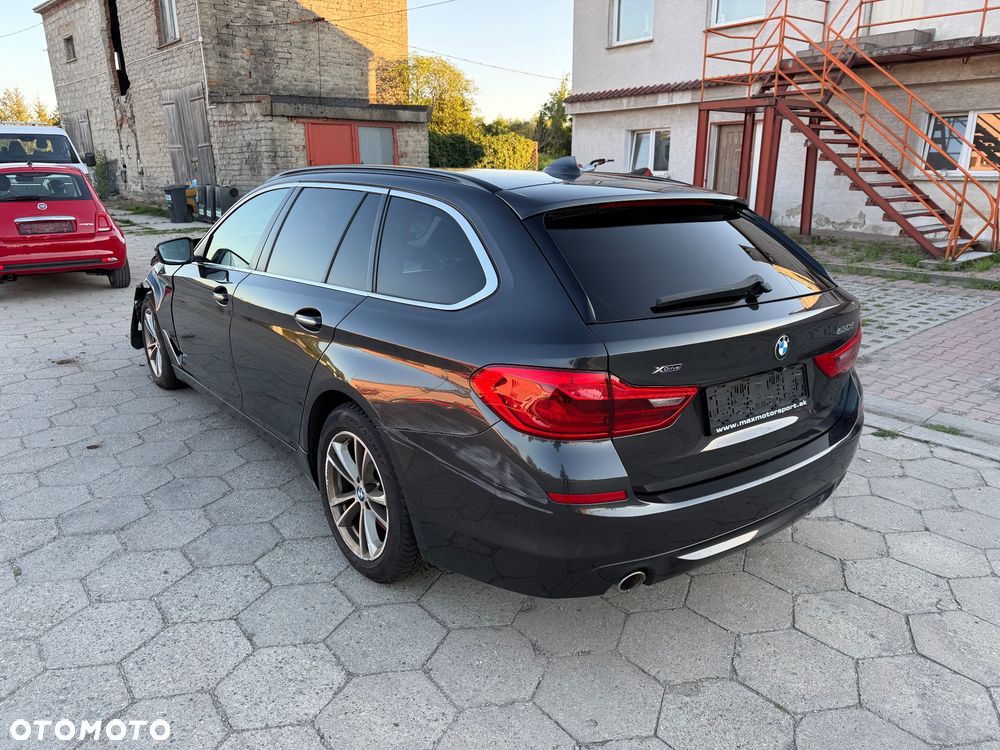 BMW Seria 5 530d xDrive Sport Line - 3