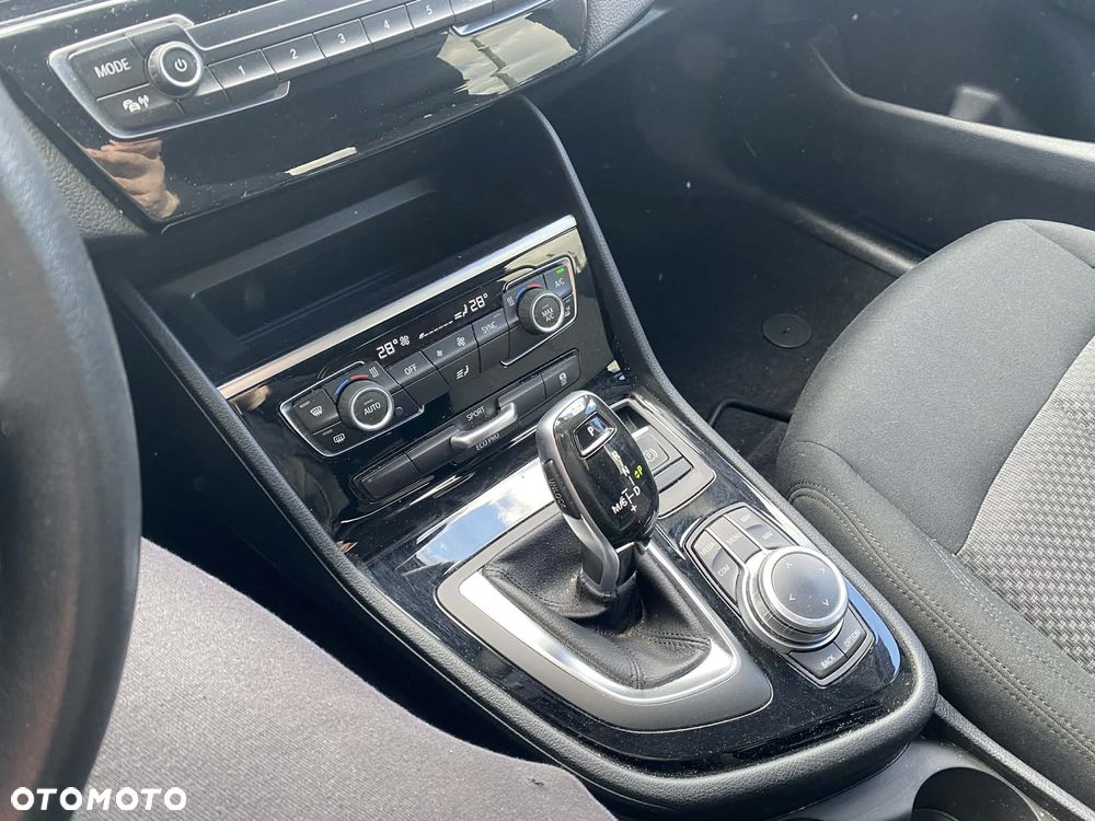 BMW Seria 2 216d - 18