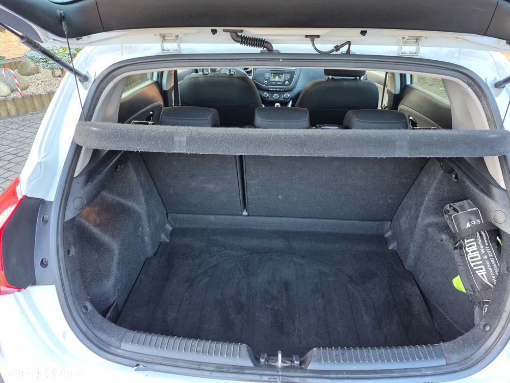 Kia Ceed 1.4 CVVT UEFA EURO 2016 - 12