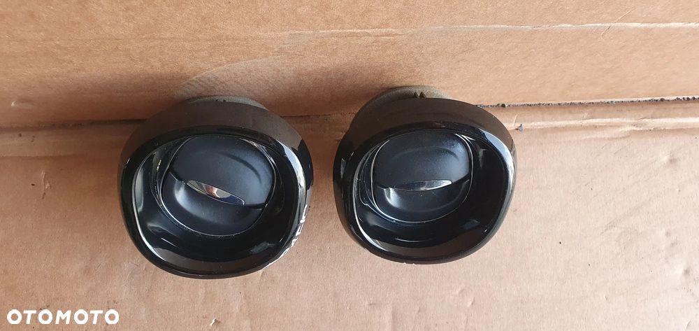 Kratka nawiewu powietrza prawa lewa Opel Vivaro B Trafic III 687606325R - 2