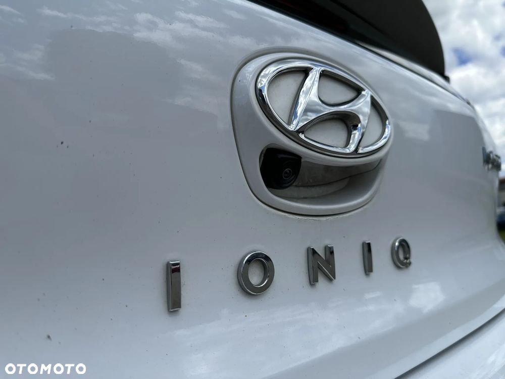 Hyundai IONIQ Hybrid Premium - 20