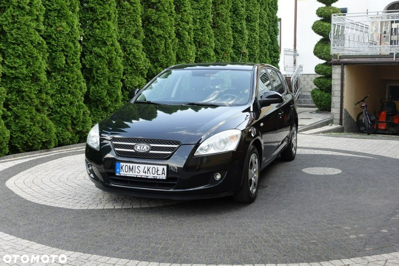 Kia Ceed - 8