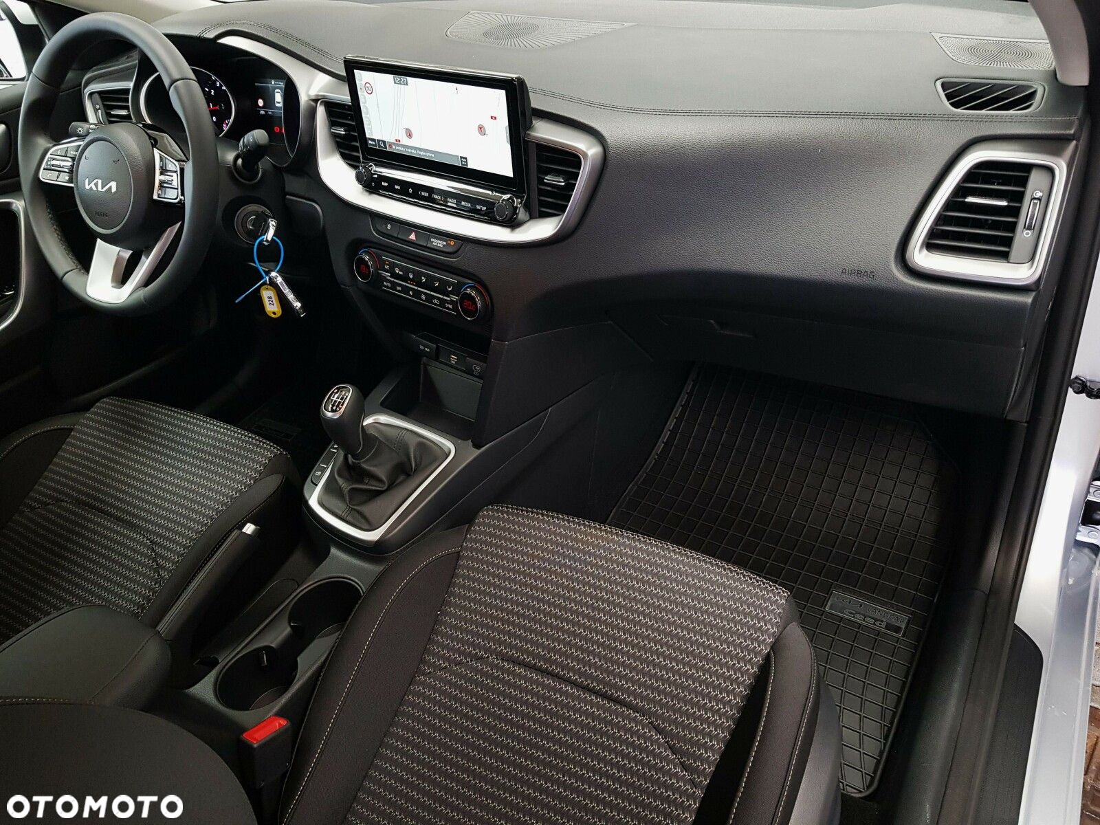 Kia Ceed - 27