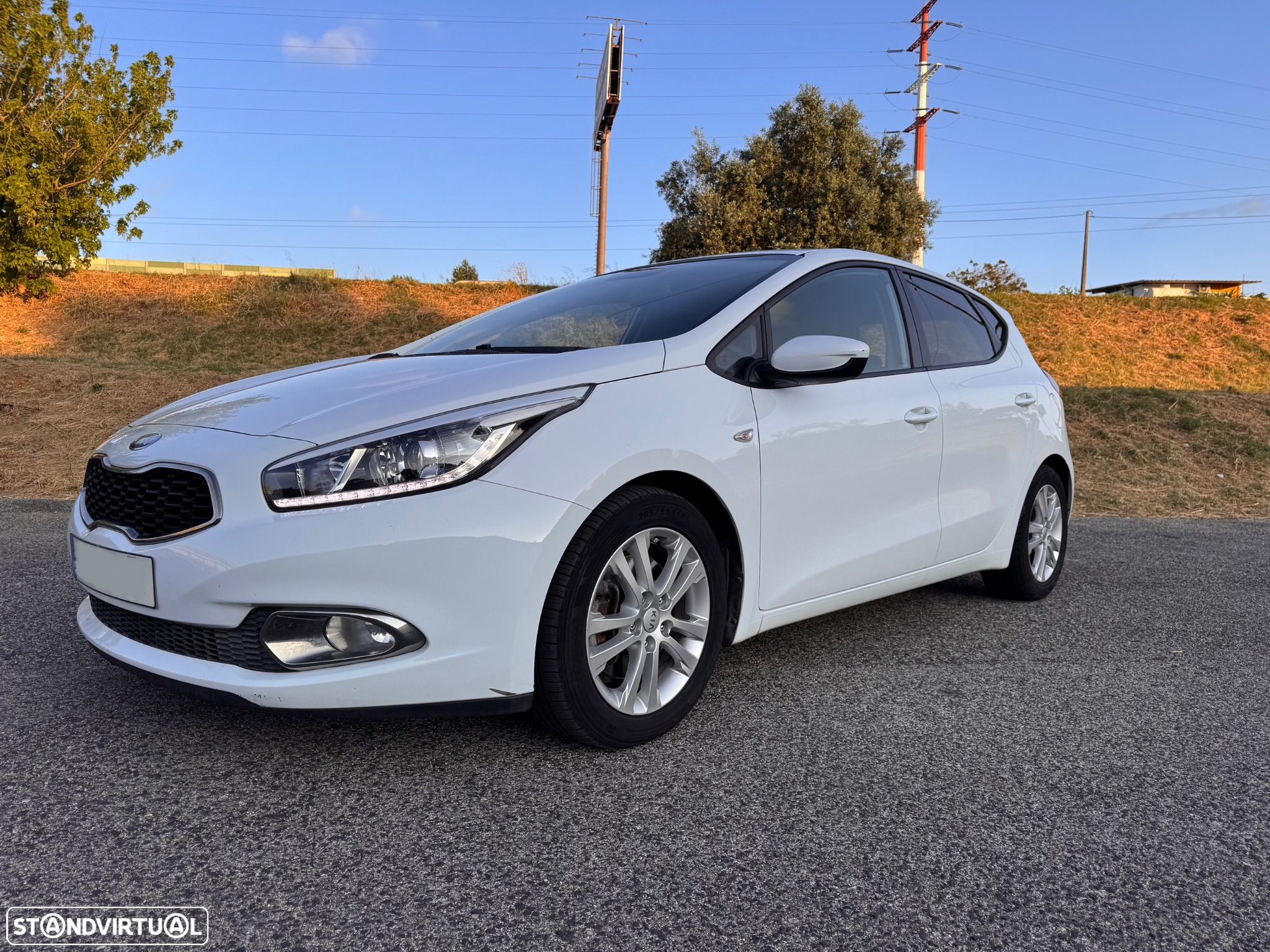 Kia Ceed 1.4 CRDi More Edition - 1