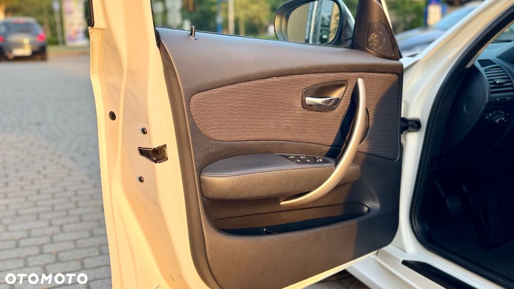 BMW Seria 1 116i - 28