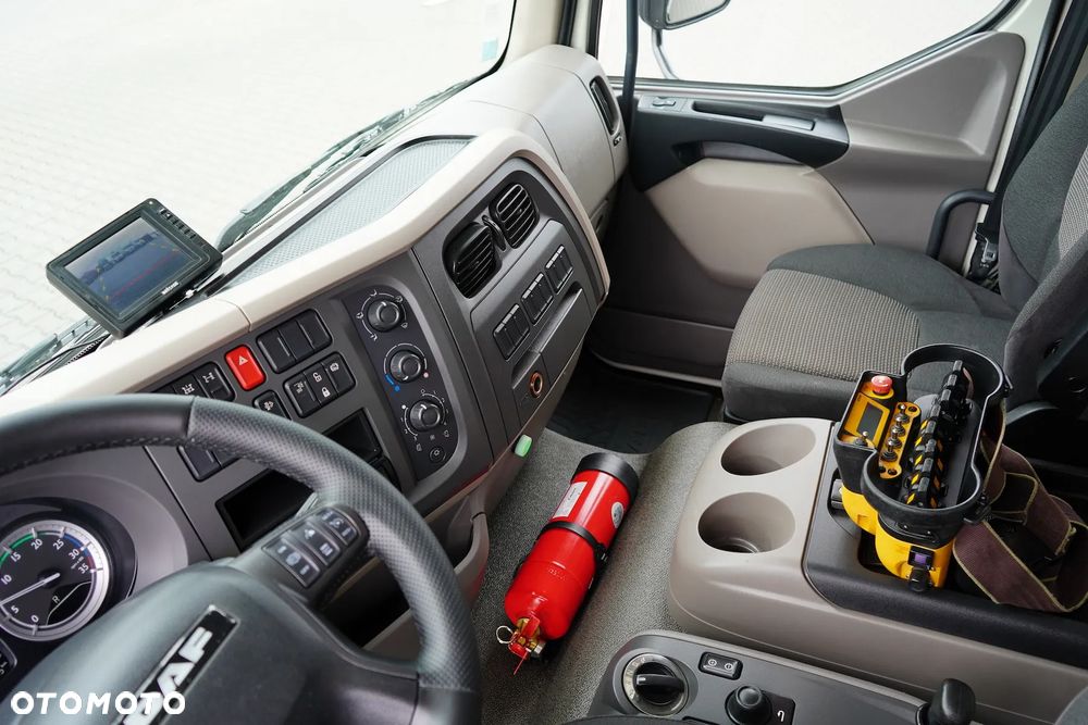 DAF LF / 250 / SKRZYNIOWY + HDS / HYVA HB-150 / PILOT / ROTATOR - 9