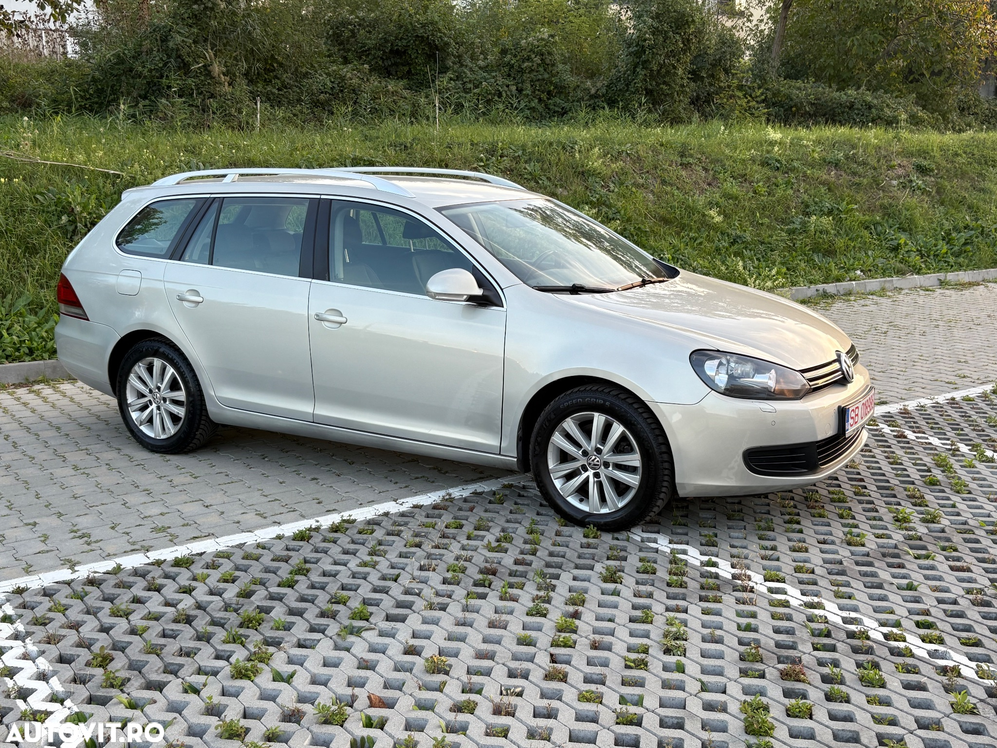 Volkswagen Golf 2.0 TDI DPF Comfortline - 8