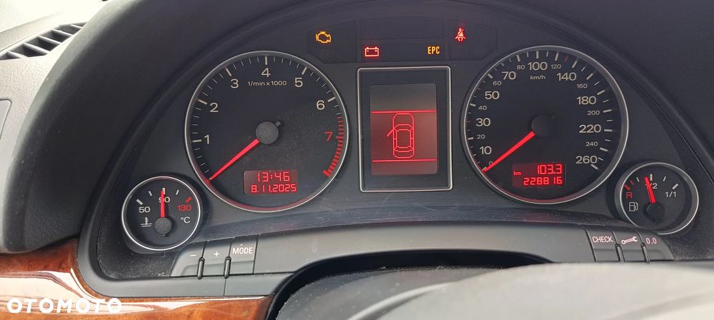 Audi A4 Limousine - 8