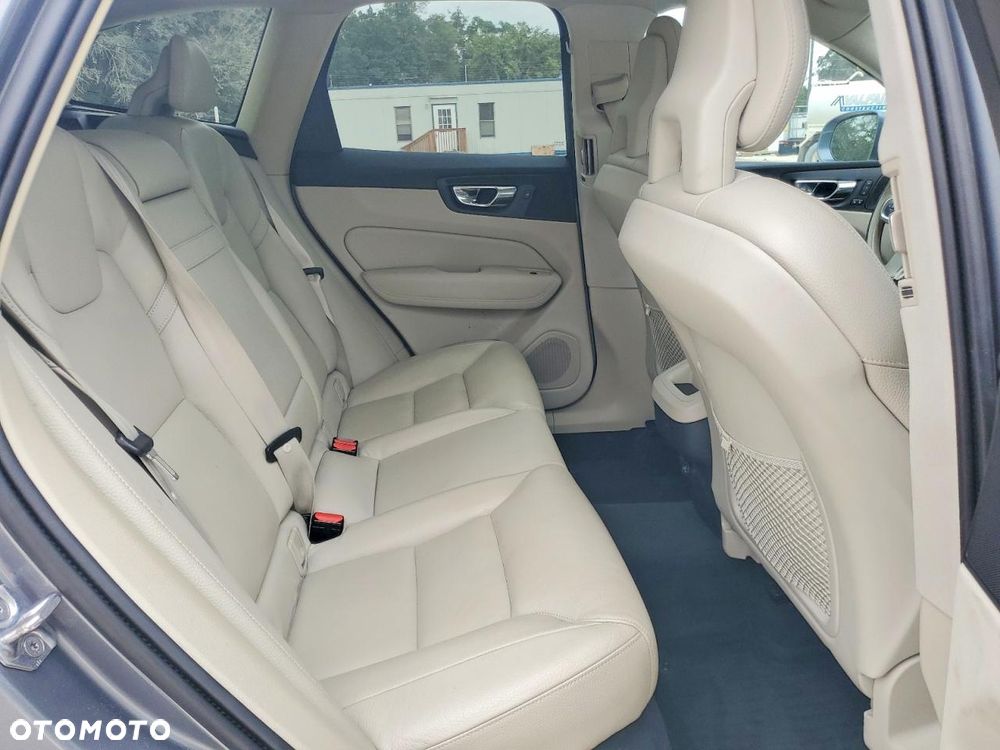Volvo XC 60 T5 AWD Geartronic Momentum - 10