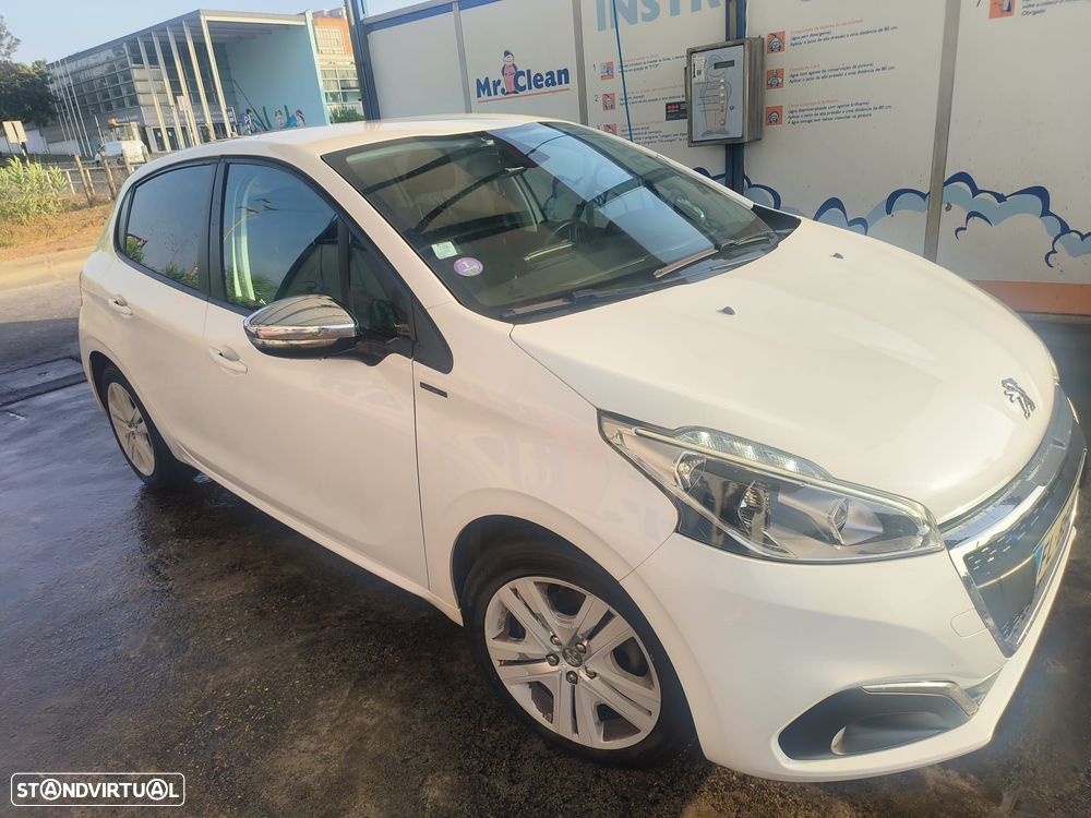 Peugeot 208 1.2 PureTech Signature - 6