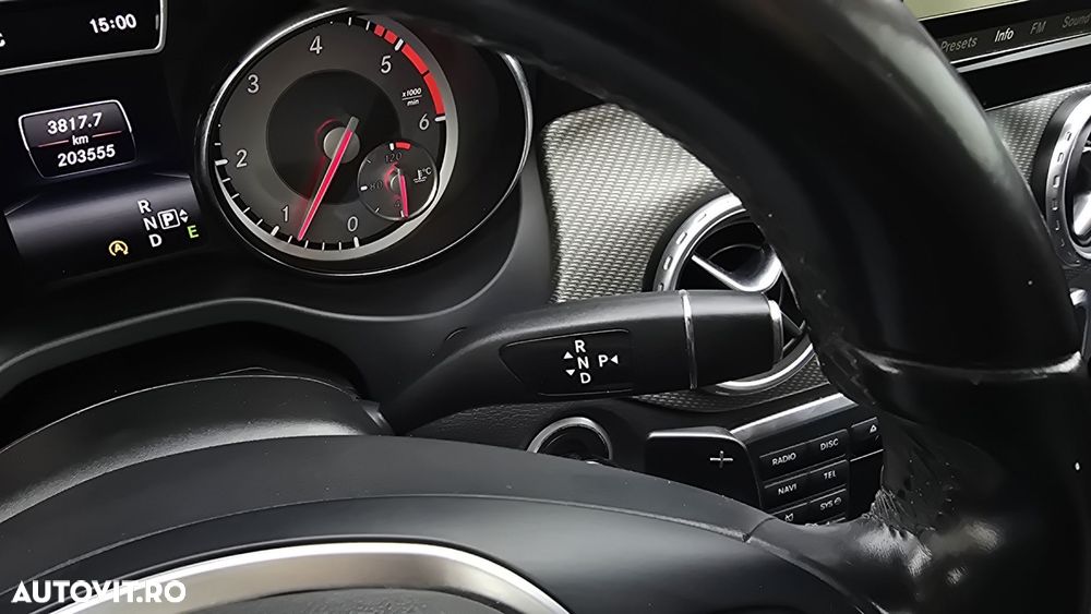 Mercedes-Benz GLA - 14