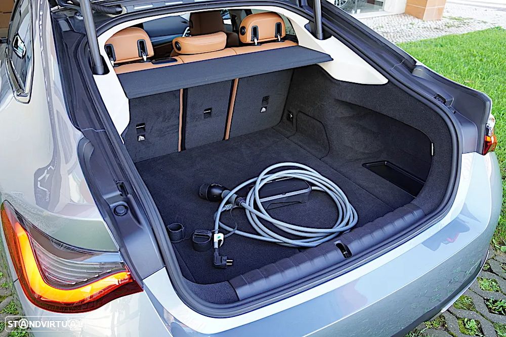 BMW i4 eDrive40 - 44