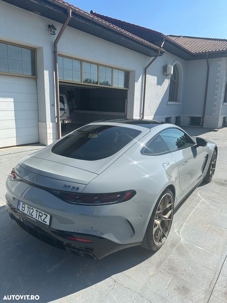 Mercedes-Benz AMG GT R - 6