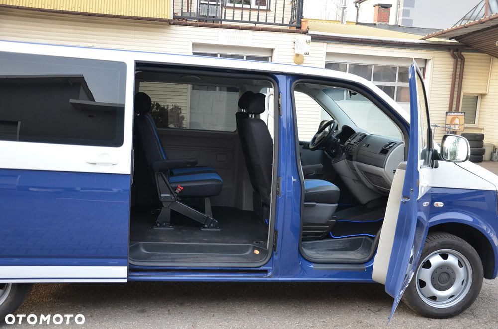 Volkswagen Caravelle - 12