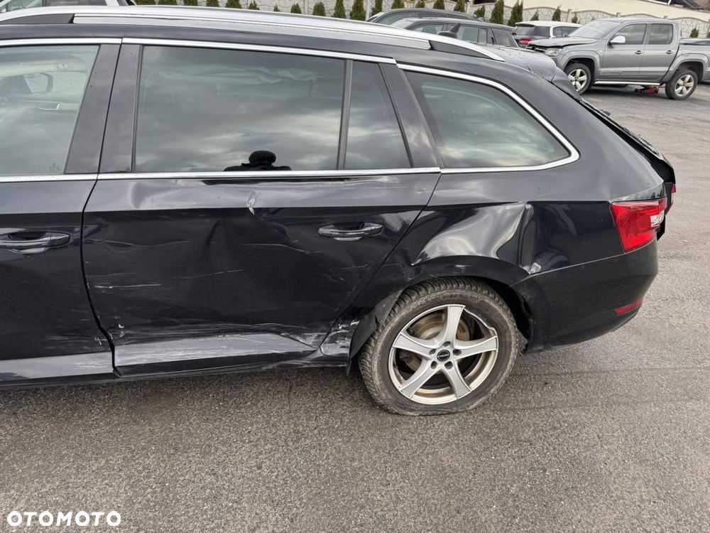 Skoda Superb 2.0 TDI DSG Ambition - 4