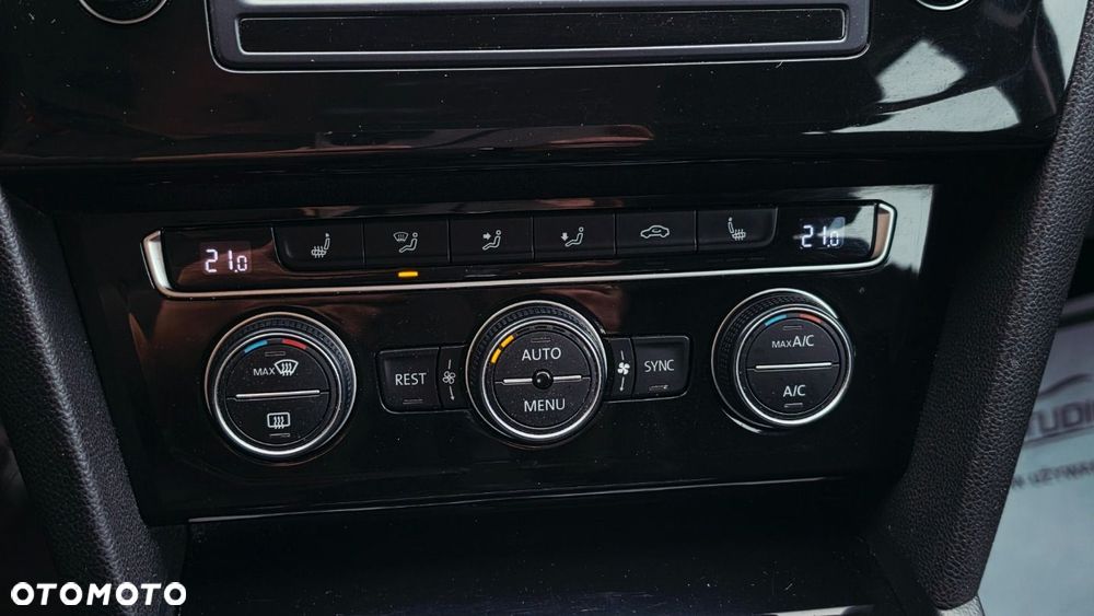 Volkswagen Passat - 19