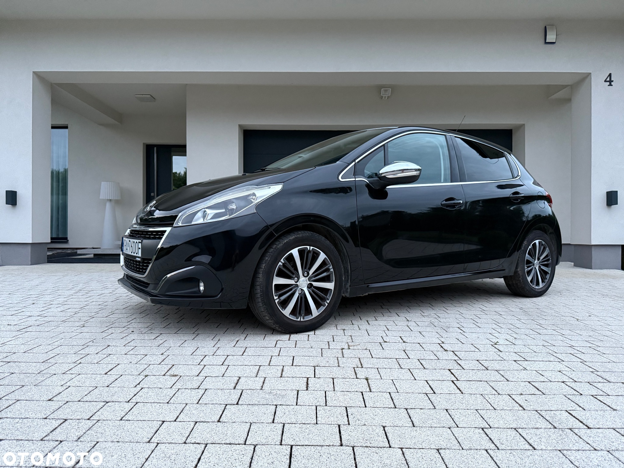 Peugeot 208 1.2 PureTech GPF Allure S&S - 8