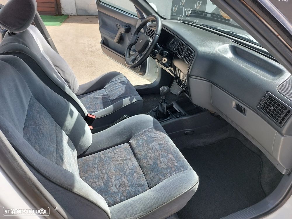 Renault 19 1.4 RTi - 11