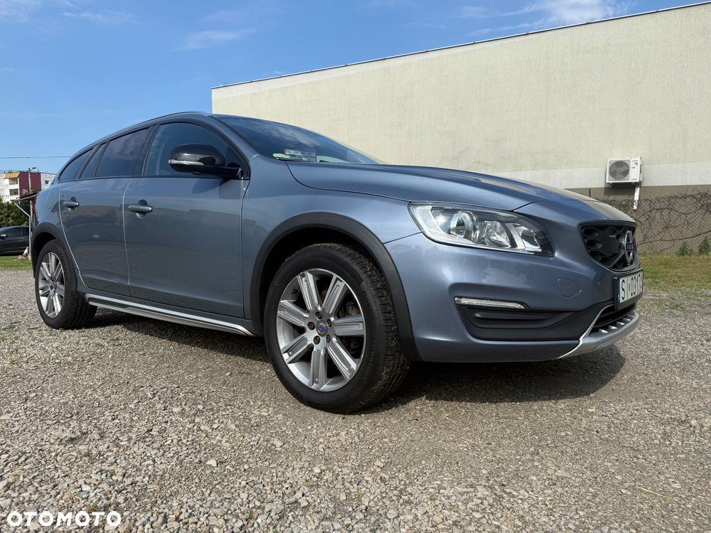 Volvo V60 Cross Country - 8
